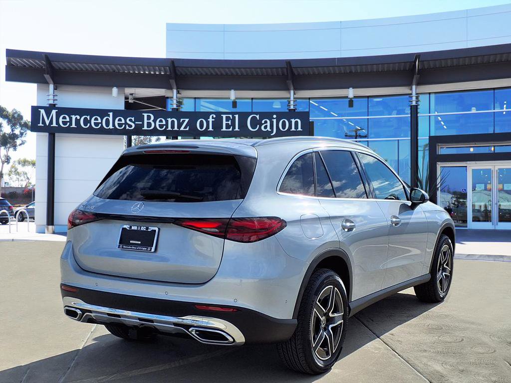 2026 Mercedes Benz GLC 300 photo 3