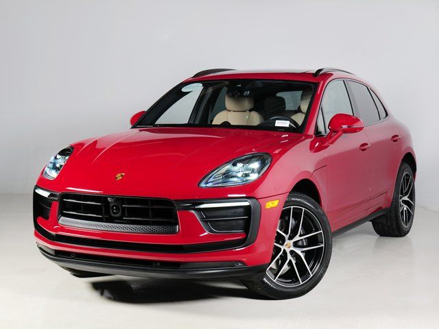 2025 Porsche Macan's photo