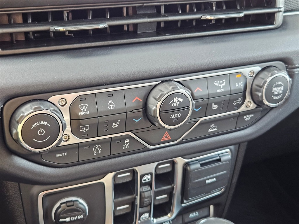 2025 Jeep Gladiator Mojave photo 23
