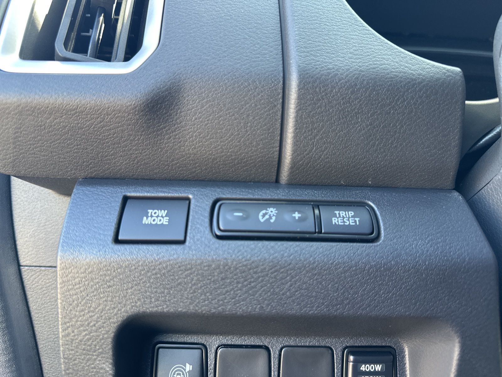 2025 Nissan Frontier SV photo 12