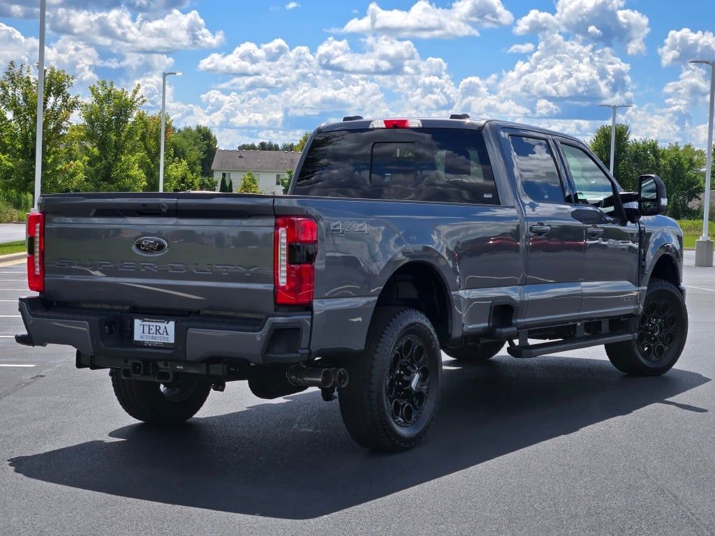 2026 Ford F-350 XLT photo 9