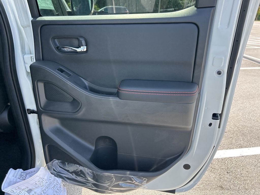 2025 Nissan Frontier PRO-4X photo 40