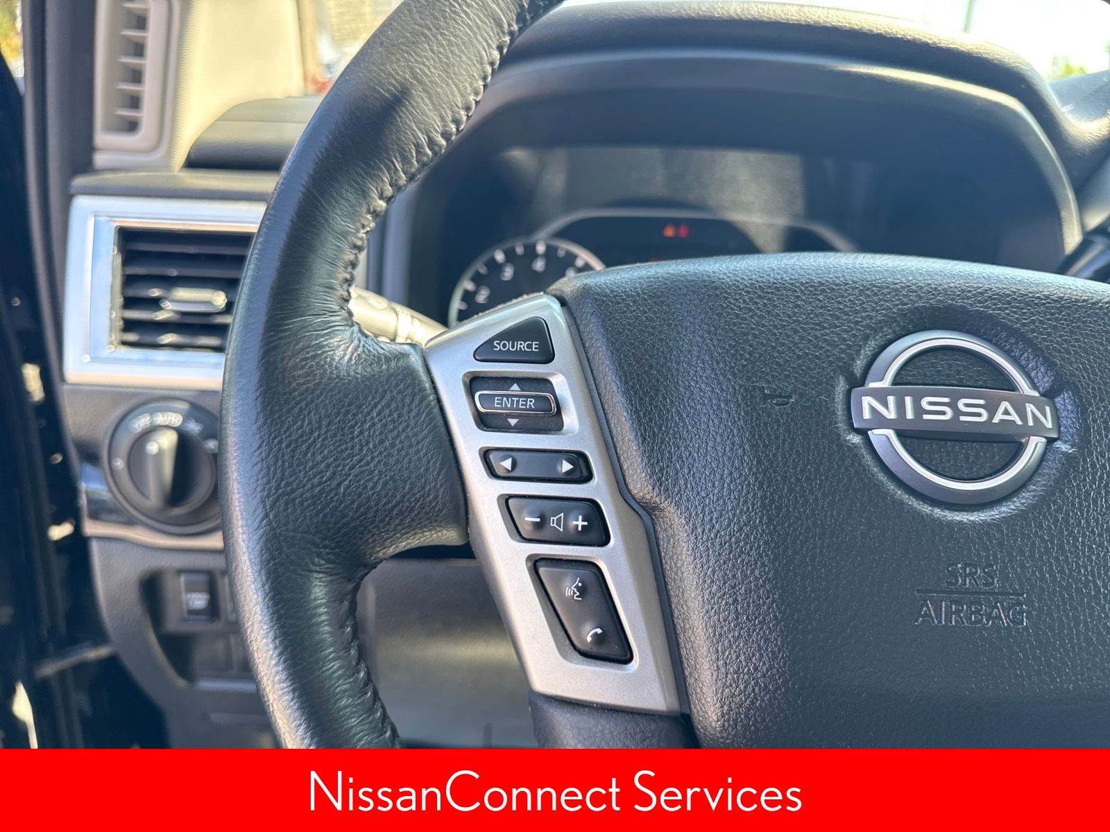 2024 Nissan Titan SV photo 11