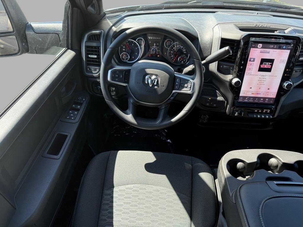 2025 Ram 2500 Tradesman photo 4