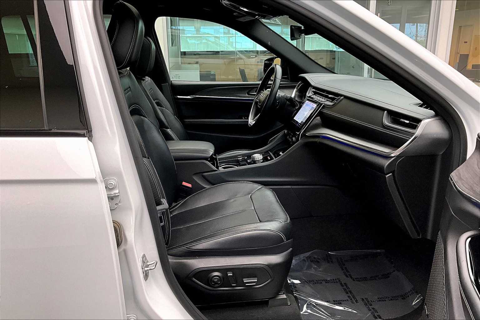 2022 Jeep Grand Cherokee Overland photo 8