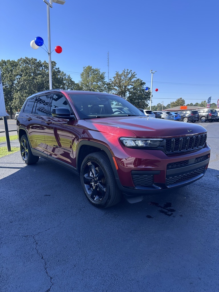 2023 Jeep Grand Cherokee Altitude photo 3