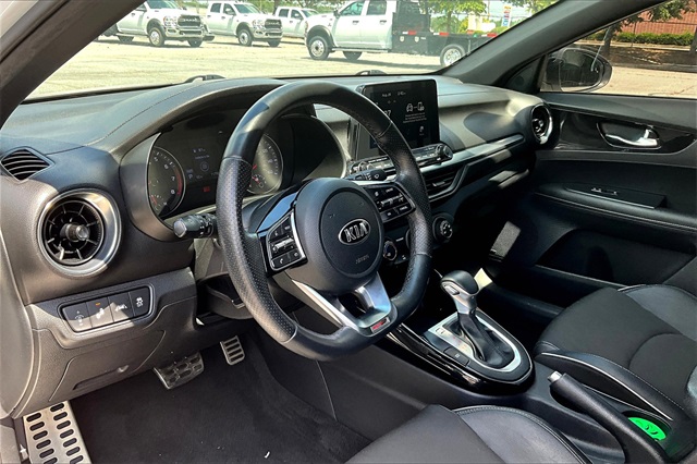 2020 Kia Forte GT-Line photo 15