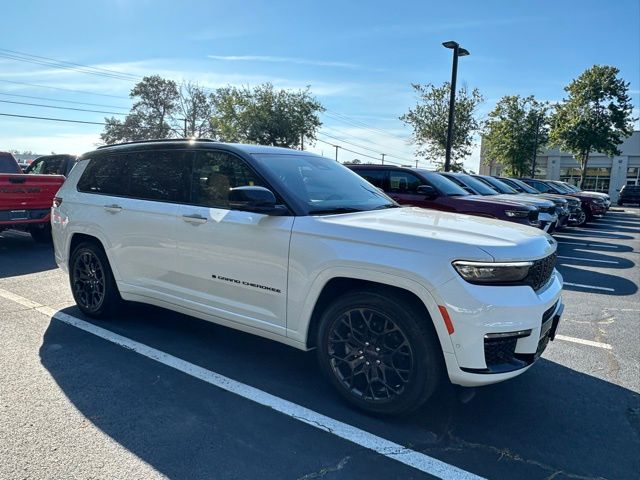 2025 Jeep Grand Cherokee L Summit Reserve photo 8
