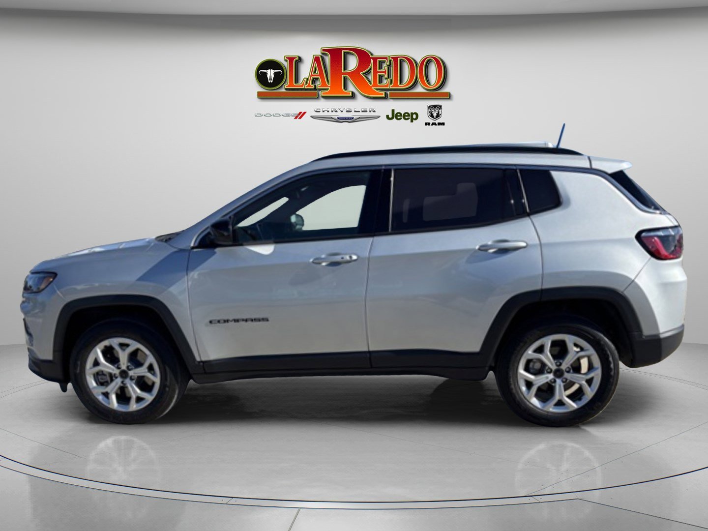 2025 Jeep Compass Latitude photo 3