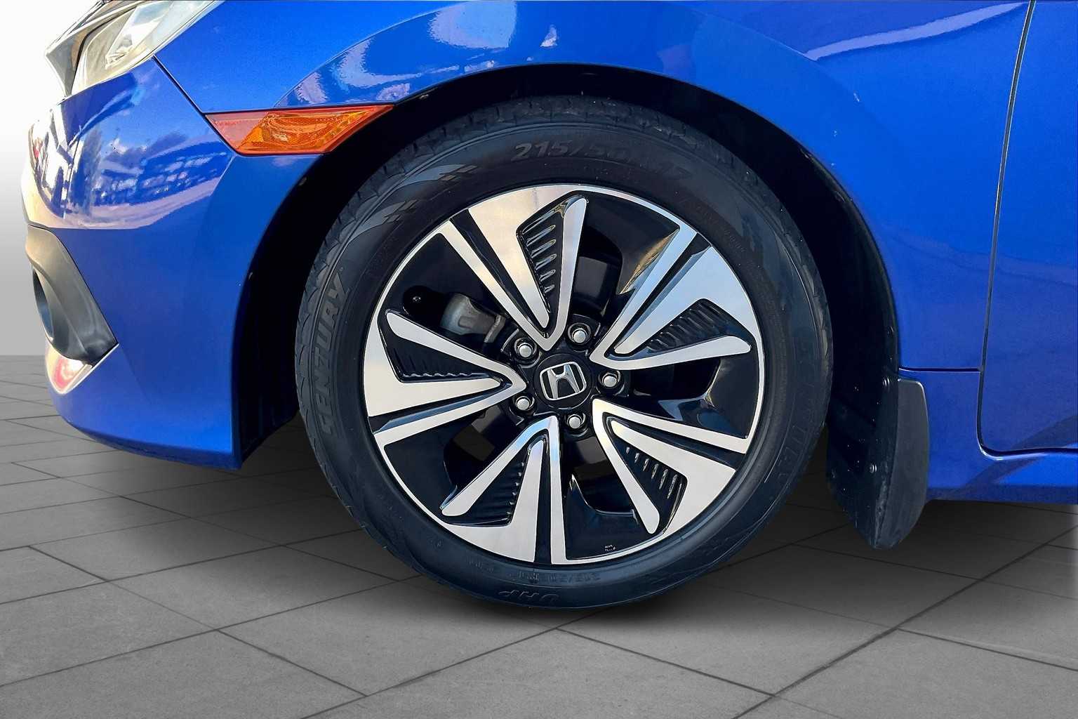 2017 Honda Civic EX-T photo 9