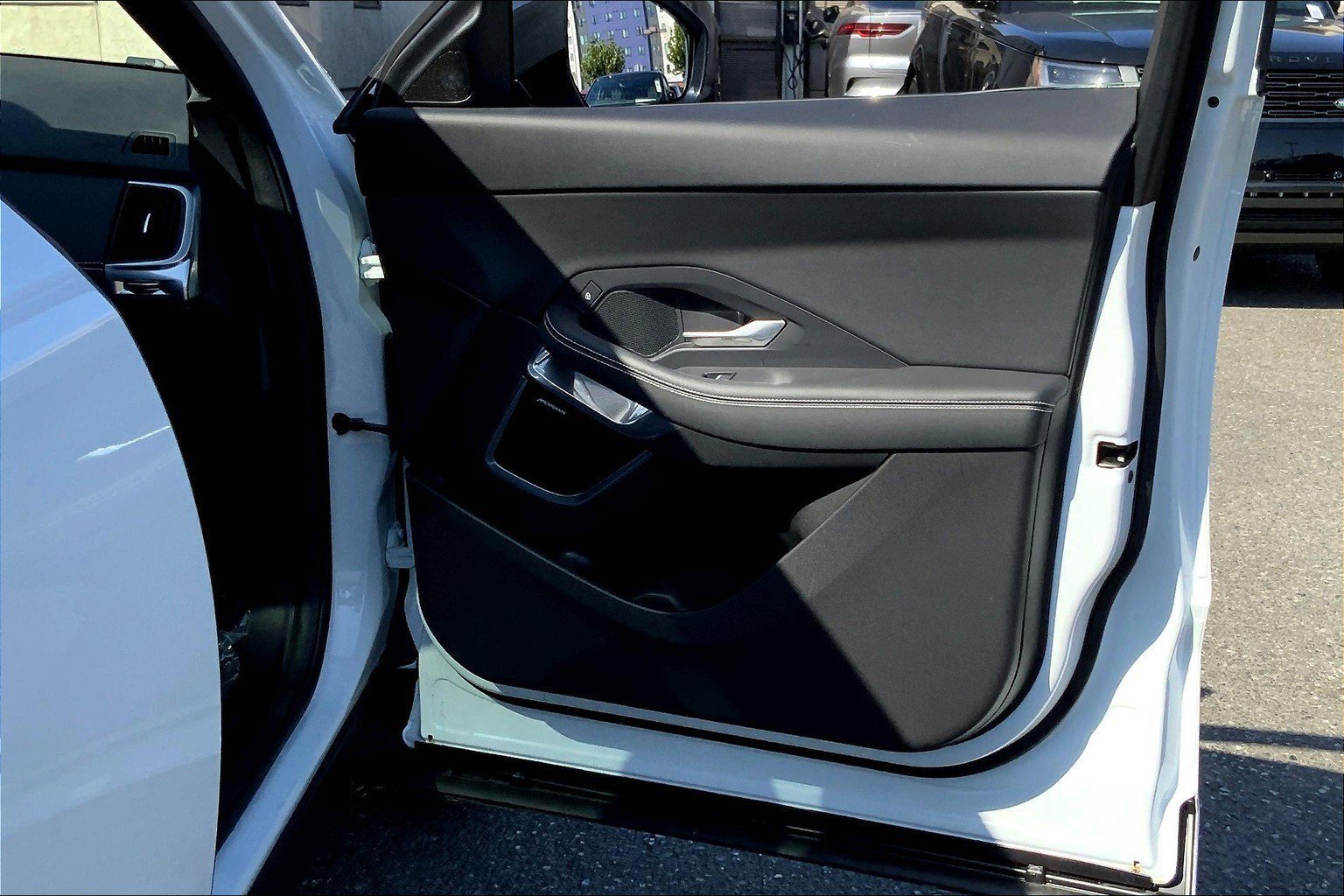 2024 Jaguar E-PACE R-Dynamic SE photo 22