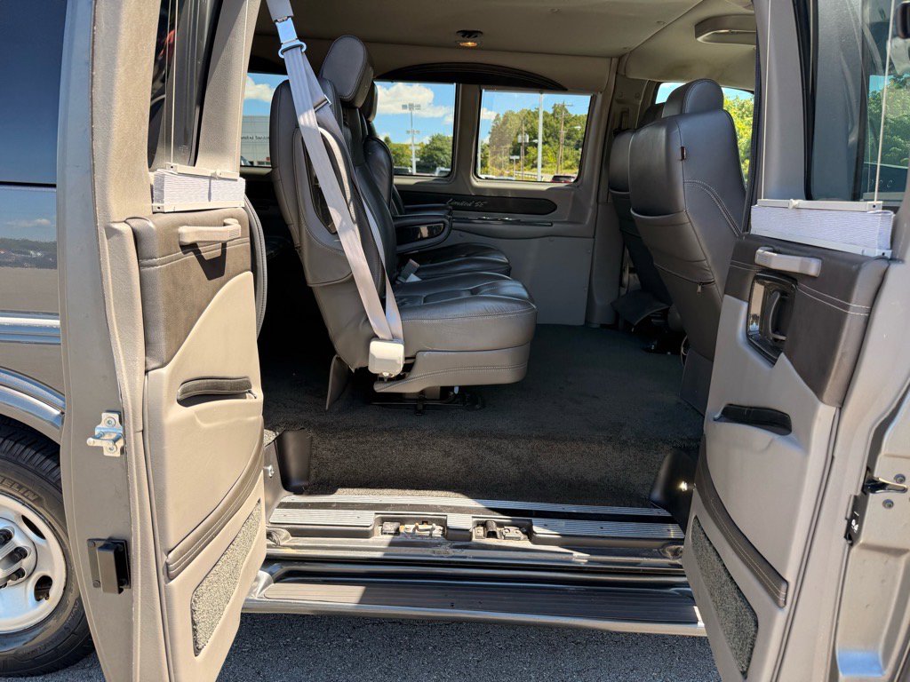 2016 Chevrolet Express 2500 Work Van Cargo photo 28