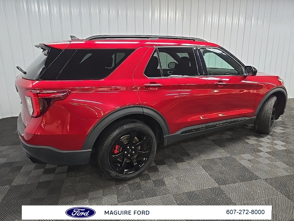 2022 Ford Explorer ST photo 3