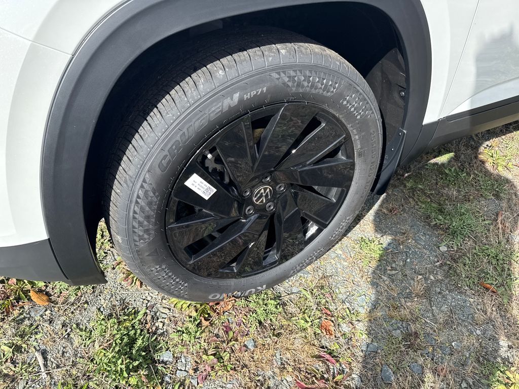 2026 Volkswagen Atlas SE Technology photo 2