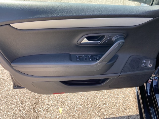 2015 Volkswagen CC 2.0T R-Line photo 14