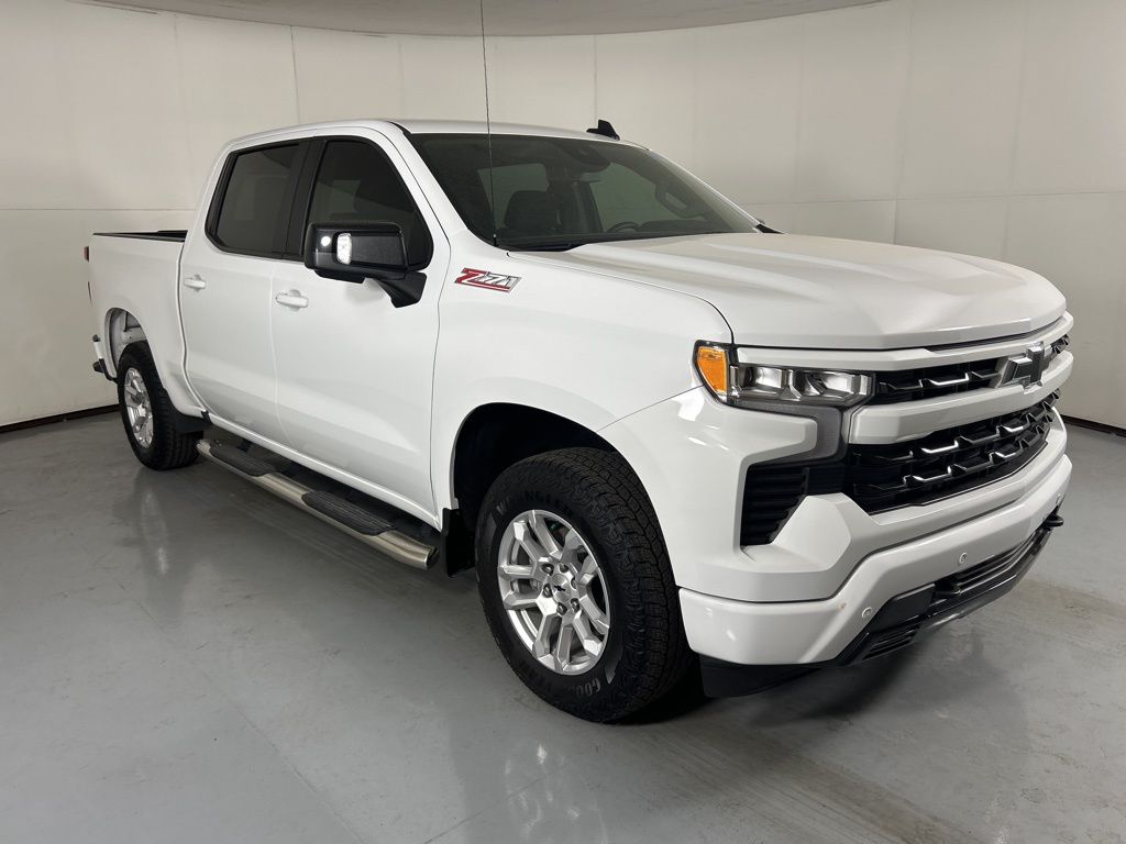 2025 Chevrolet Silverado 1500 RST photo 2