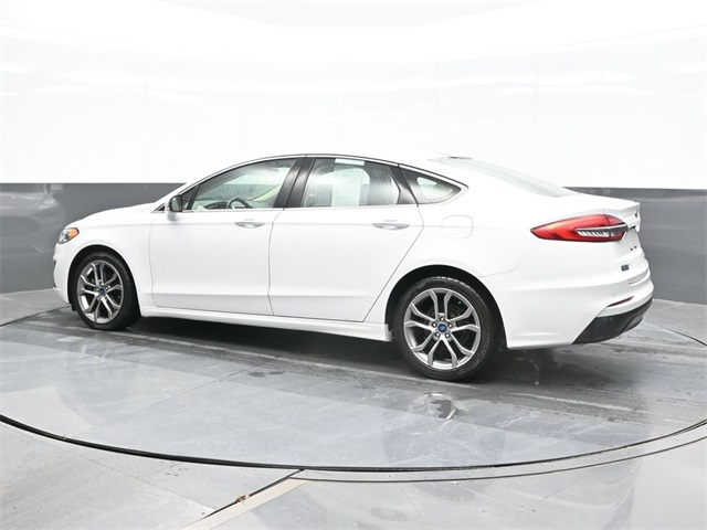 2019 Ford Fusion SEL photo 3