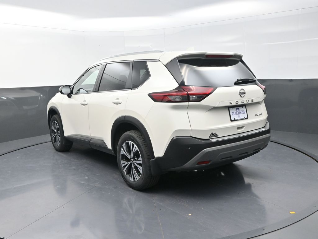 2022 Nissan Rogue SV photo 2