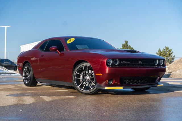2022 Dodge Challenger R/T's photo