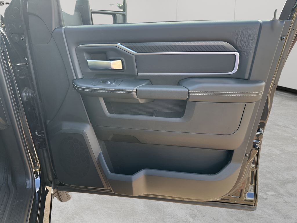 2025 Ram 2500 Big Horn photo 13