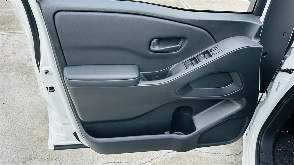 2026 Nissan Frontier S photo 12