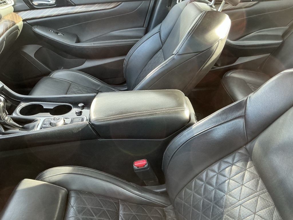 2016 Nissan Maxima Platinum photo 3