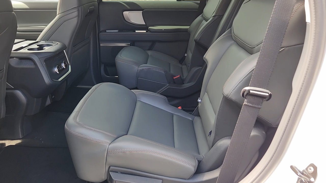 2025 Ford Expedition photo 23