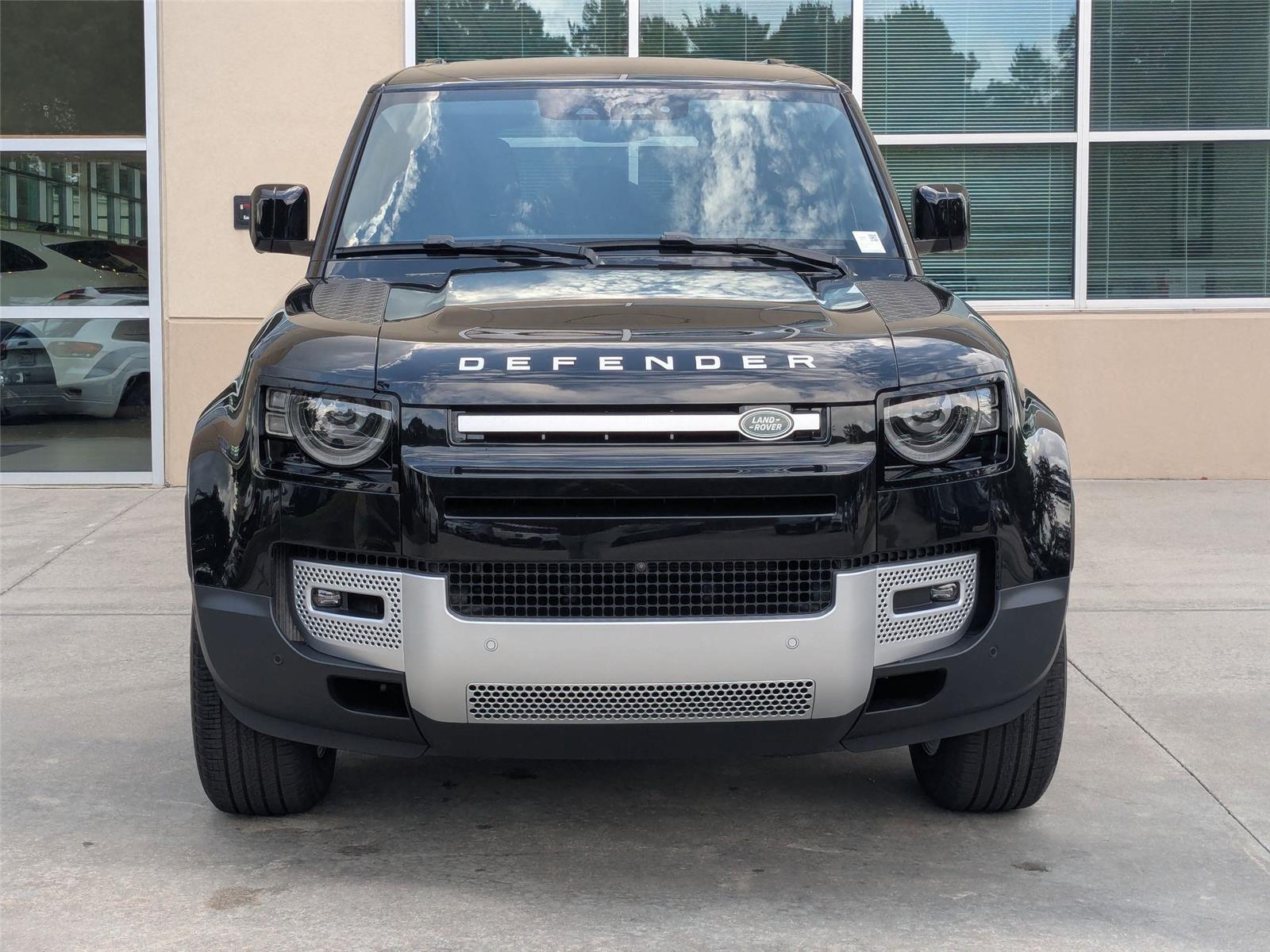 2025 Land Rover Defender S photo 2