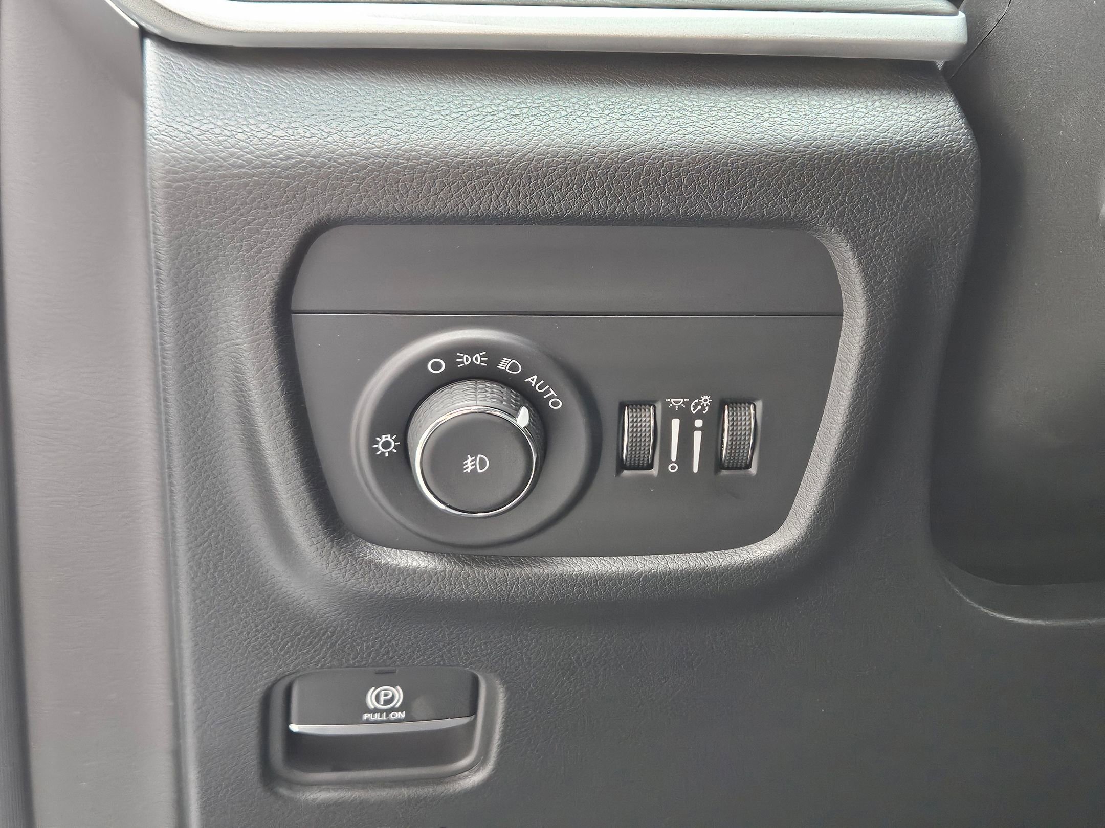 2025 Jeep Grand Cherokee Limited photo 14