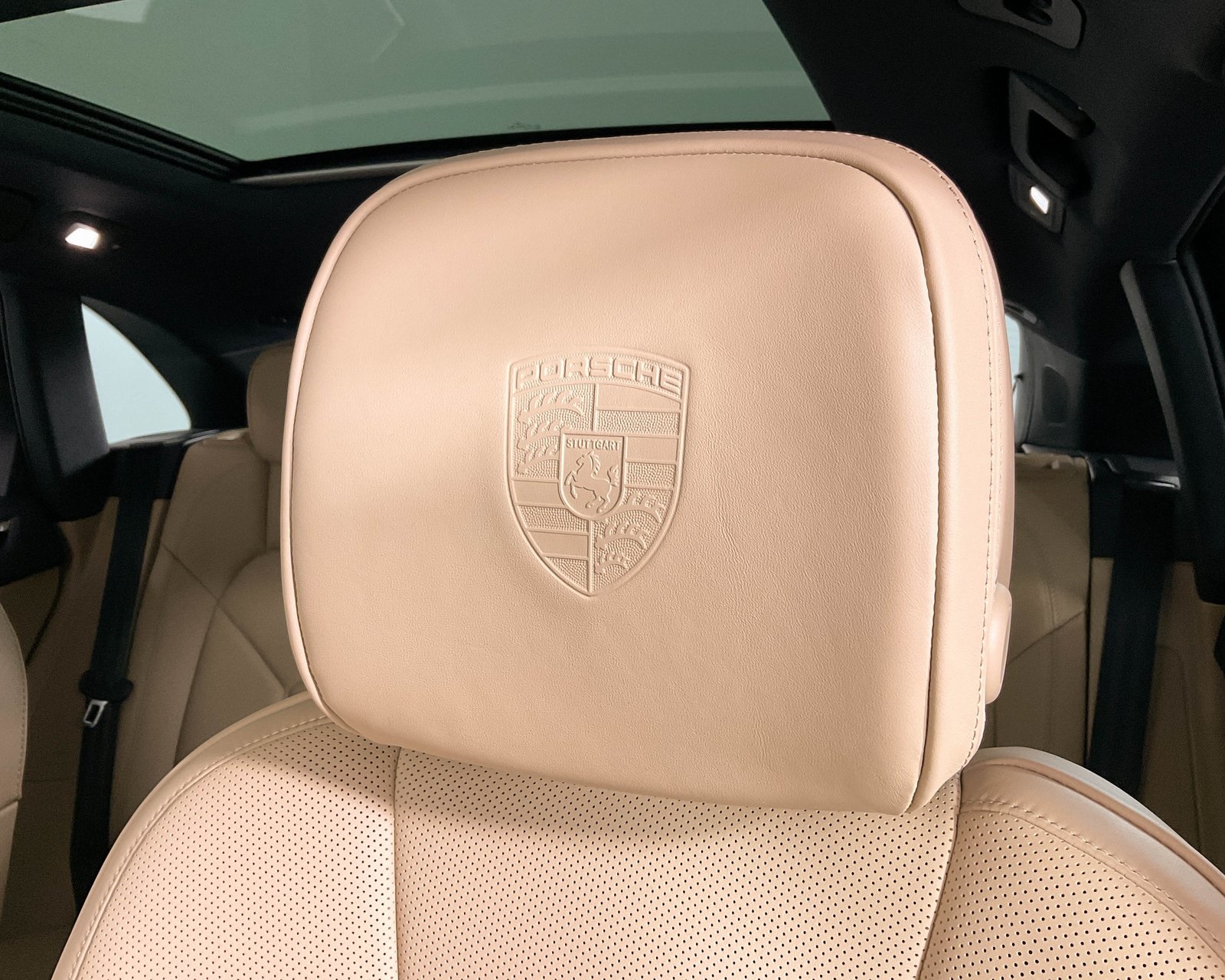 2026 Porsche Macan T photo 15