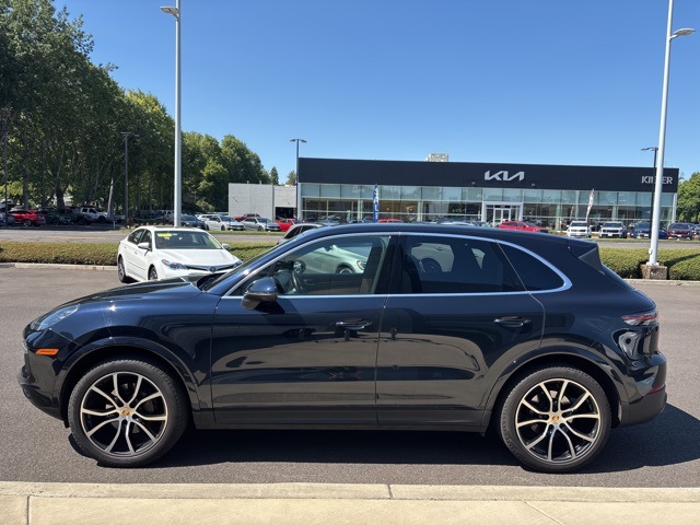 2020 Porsche Cayenne Base photo 3