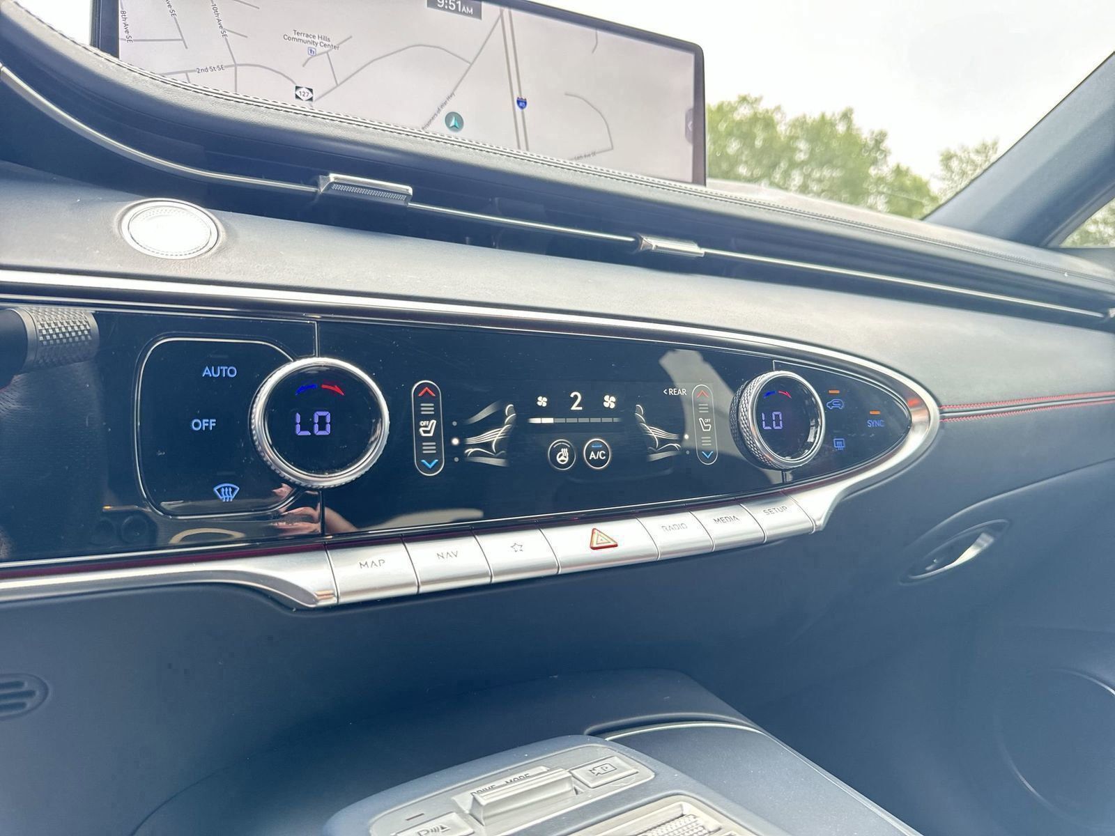 2023 Genesis GV70 2.5T photo 24