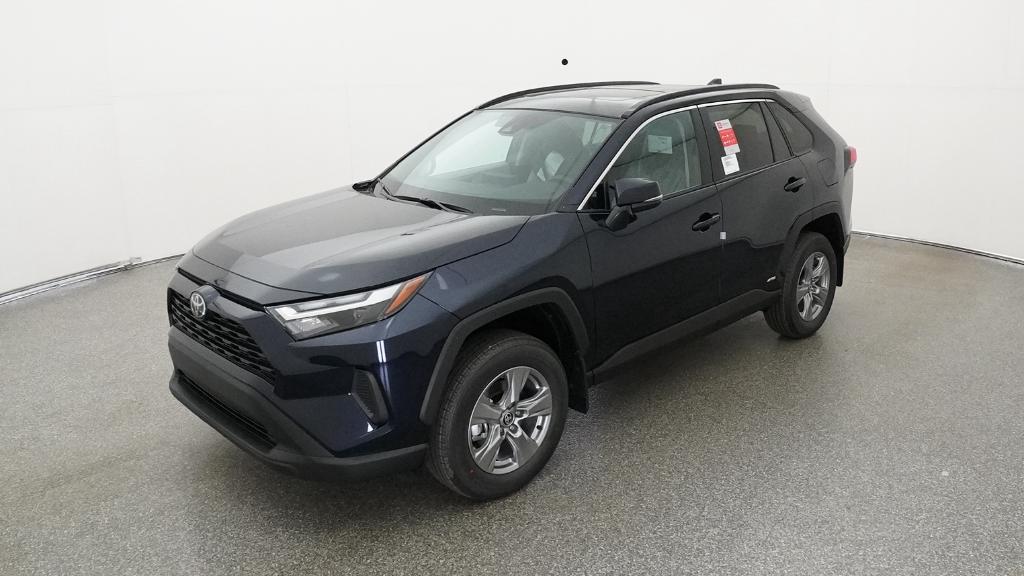 2025 Toyota RAV4 XLE's photo