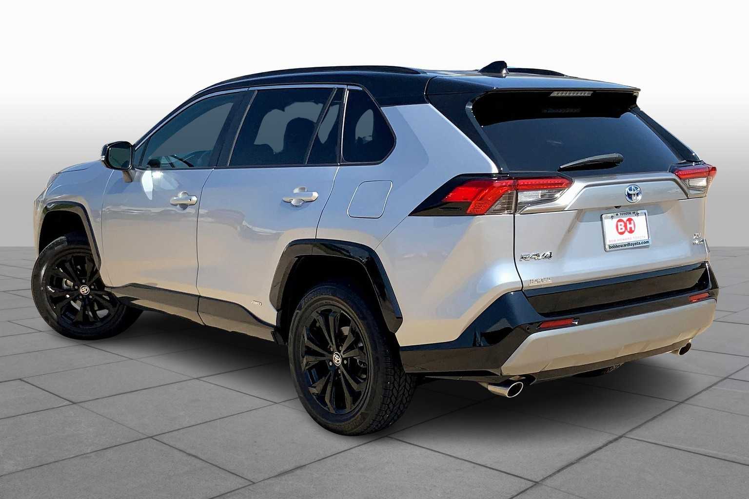 2022 Toyota RAV4 Hybrid XSE photo 11