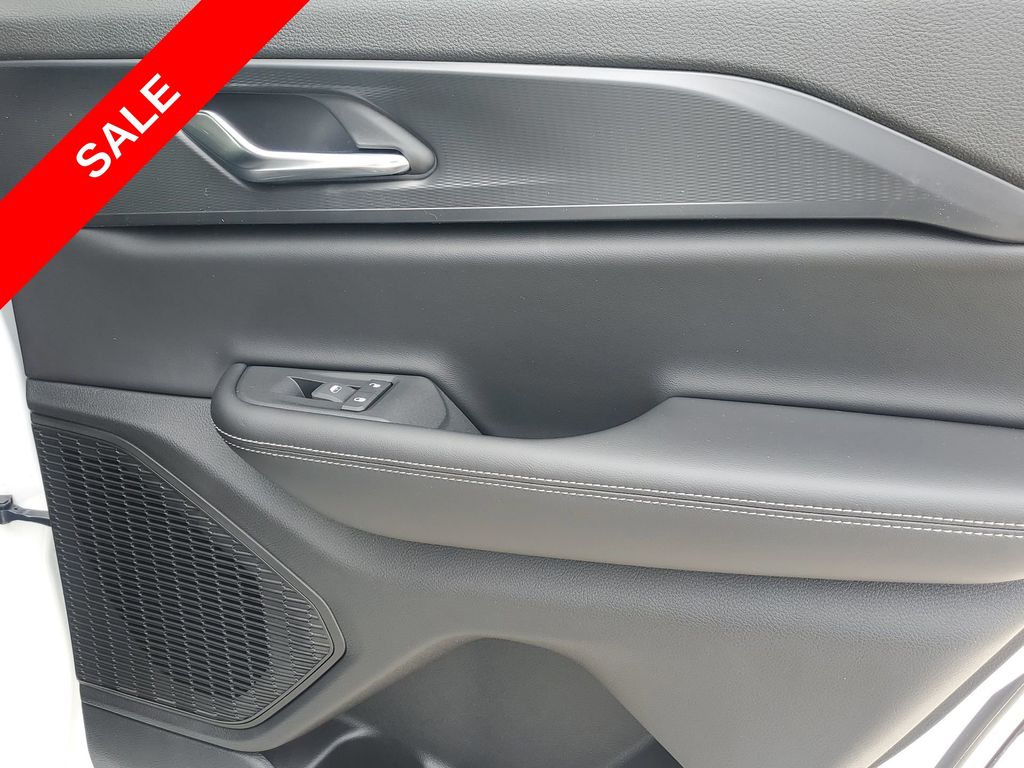 2025 Jeep Grand Cherokee Laredo Altitude photo 39