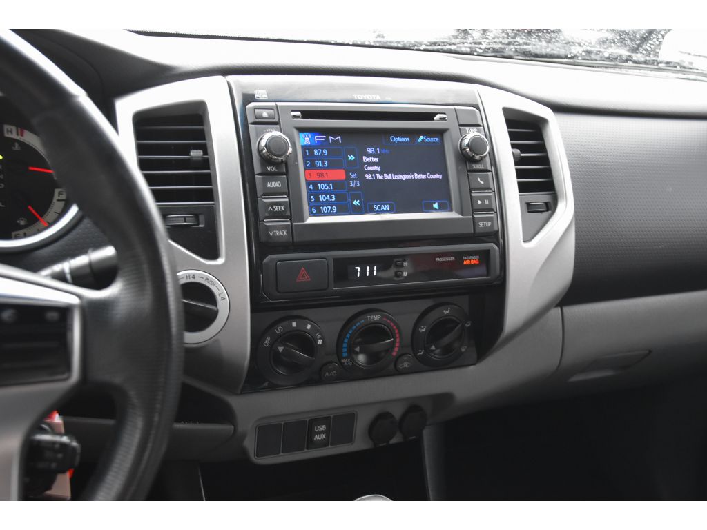 2013 Toyota Tacoma Base V6 4x4 photo 18