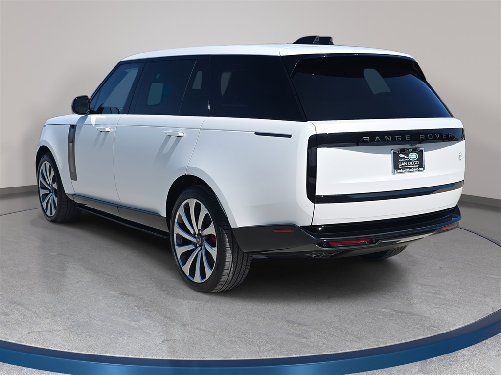 2025 Land Rover Range Rover SV photo 5