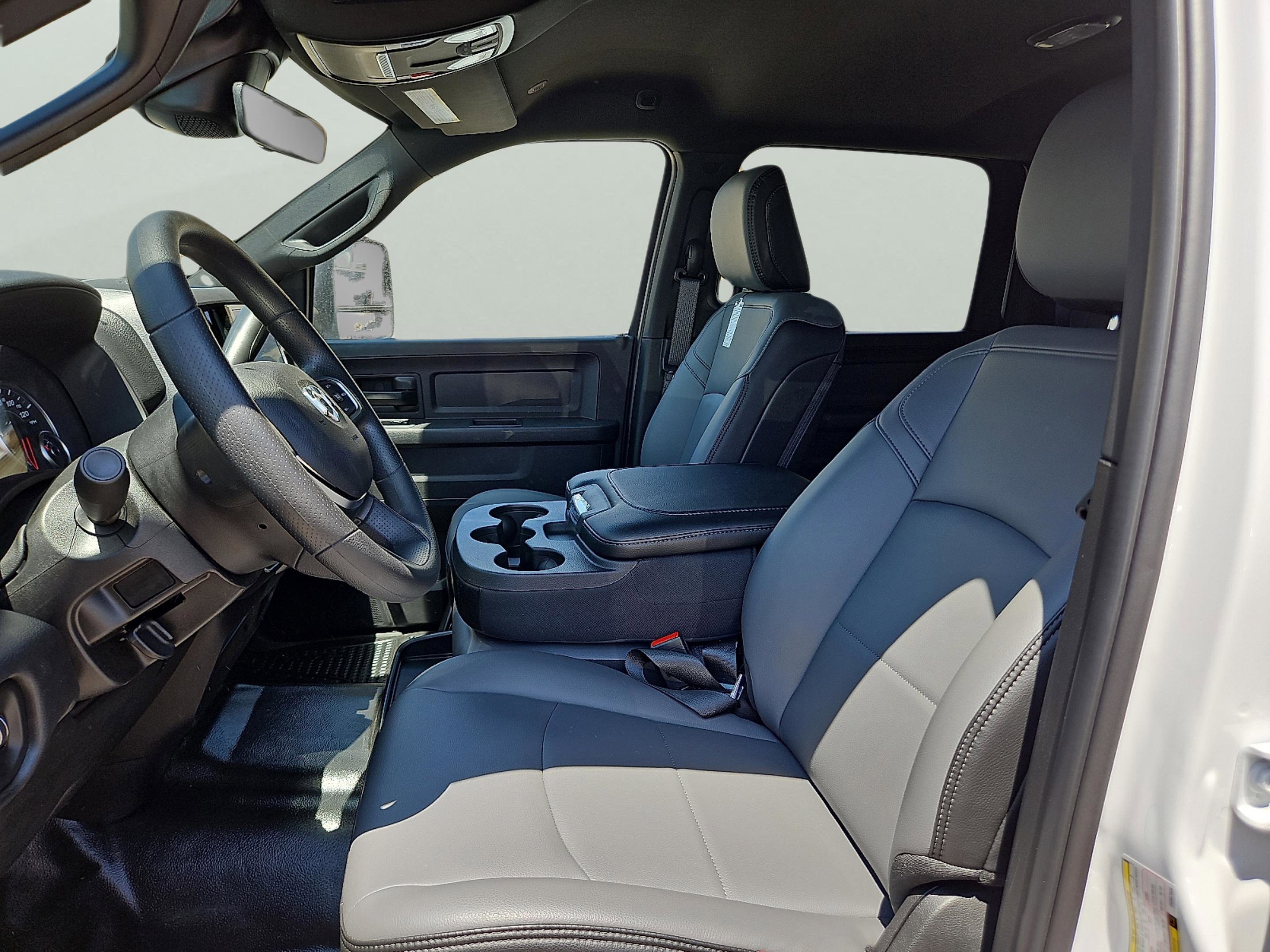 2025 Ram 2500 Tradesman photo 9