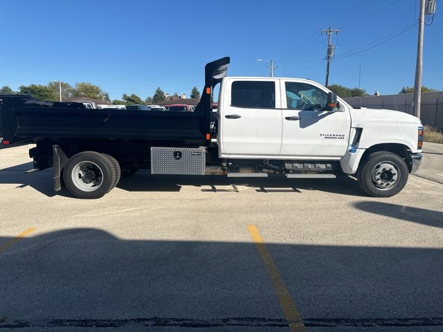 2024 Chevrolet Silverado 5500HD Work Truck photo 3