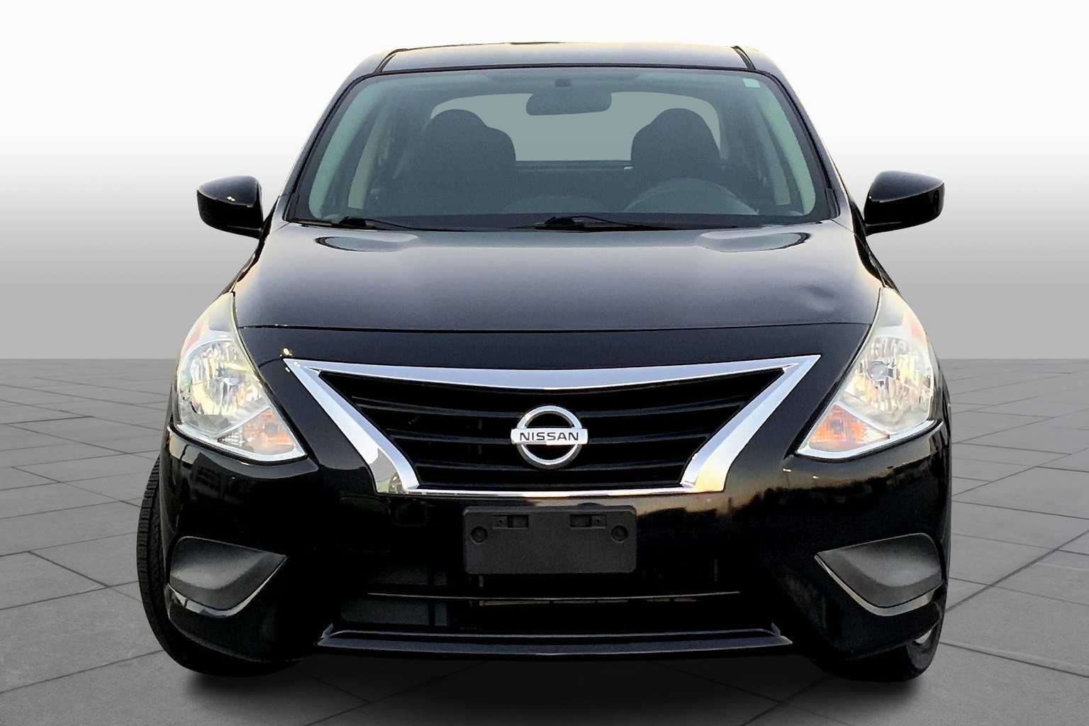 2018 Nissan Versa 1.6 S photo 3