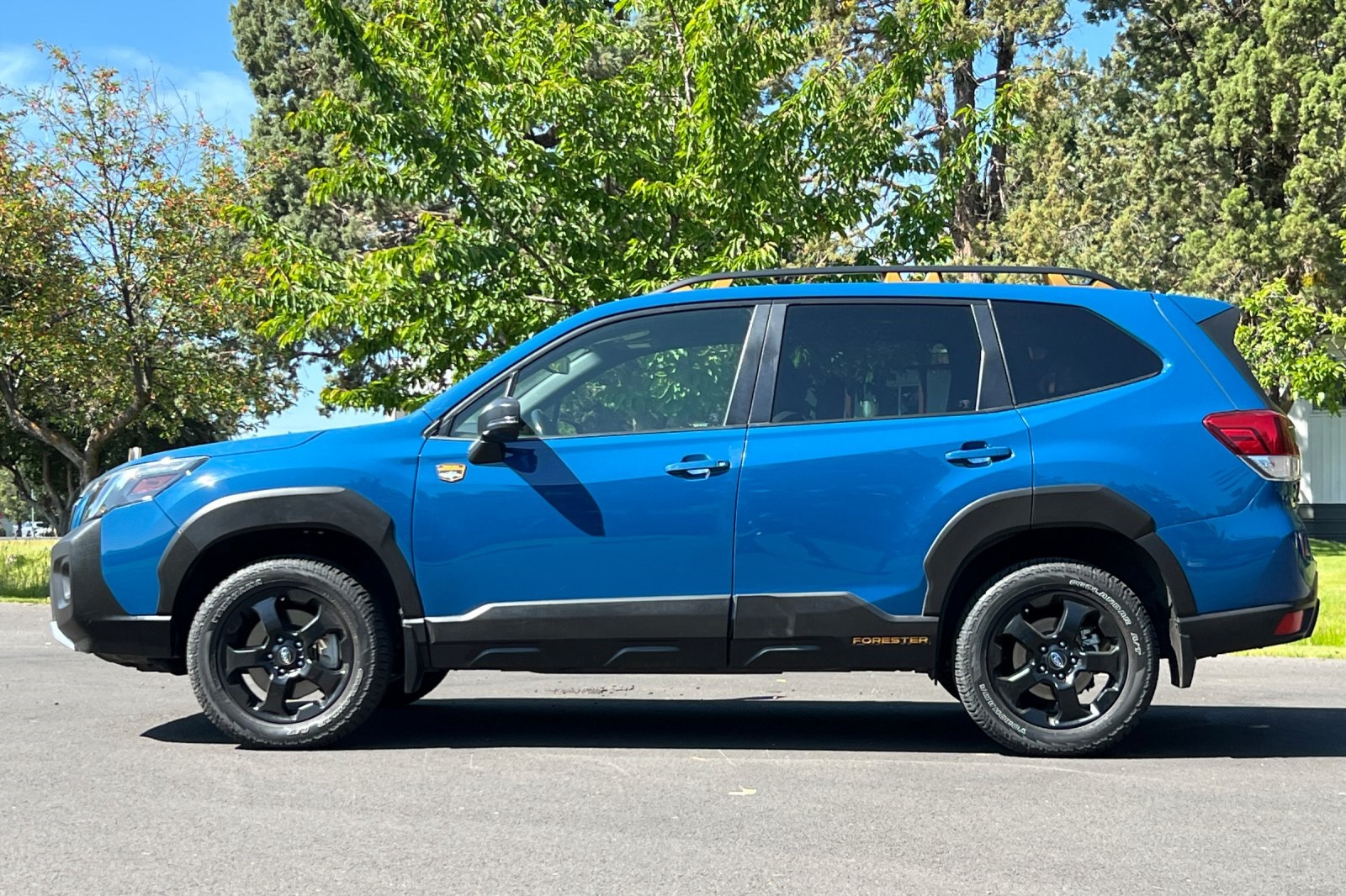 2023 Subaru Forester Touring photo 6