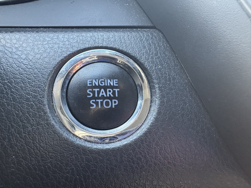 2020 Toyota Camry XSE photo 13