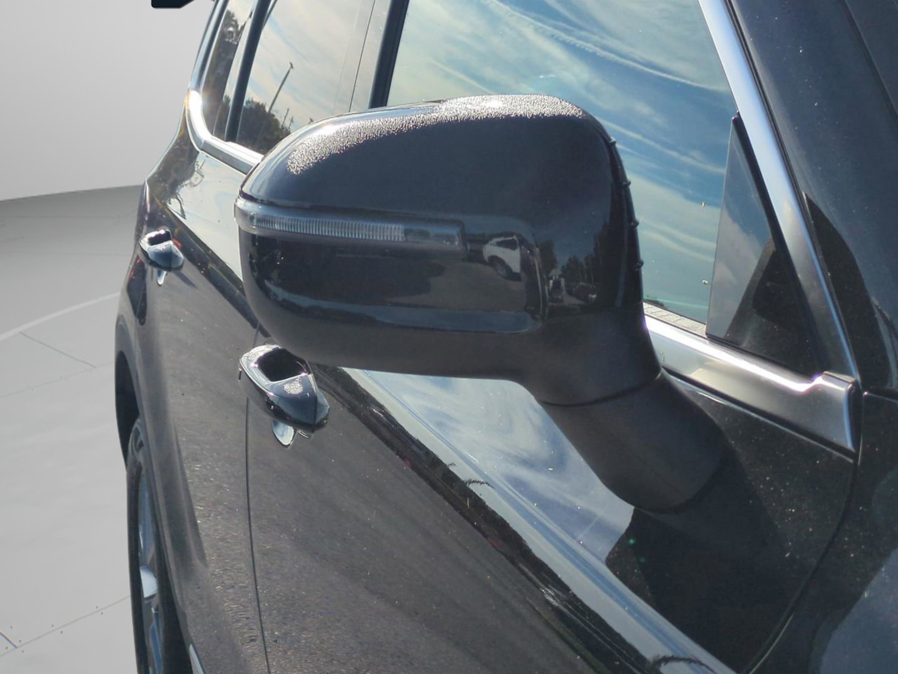 2025 Kia Telluride LX photo 12