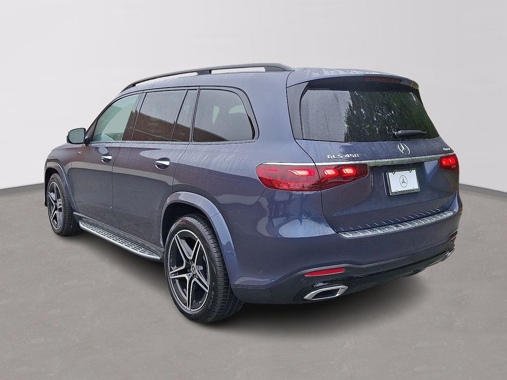2026 Mercedes Benz GLS 450 4MATIC photo 3