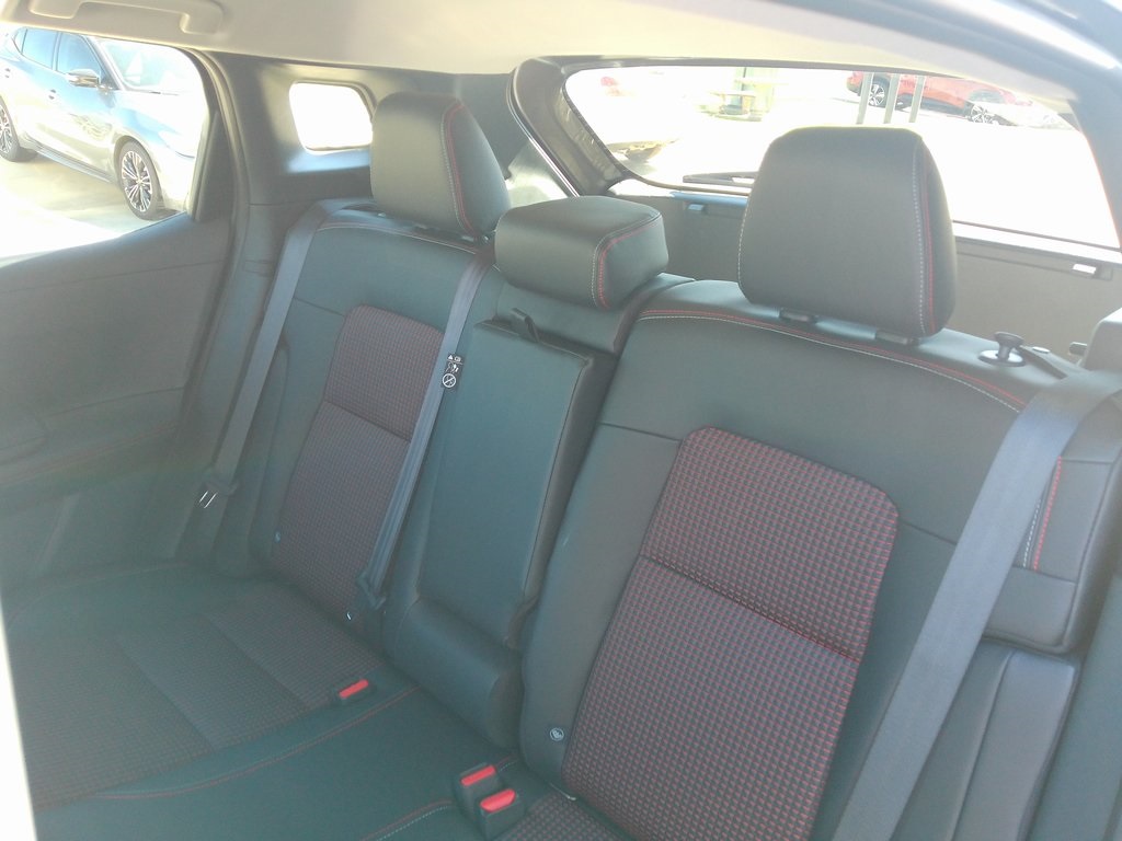 2025 Nissan Kicks SR photo 21