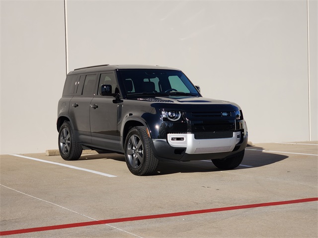 2025 Land Rover Defender 110 S photo 3