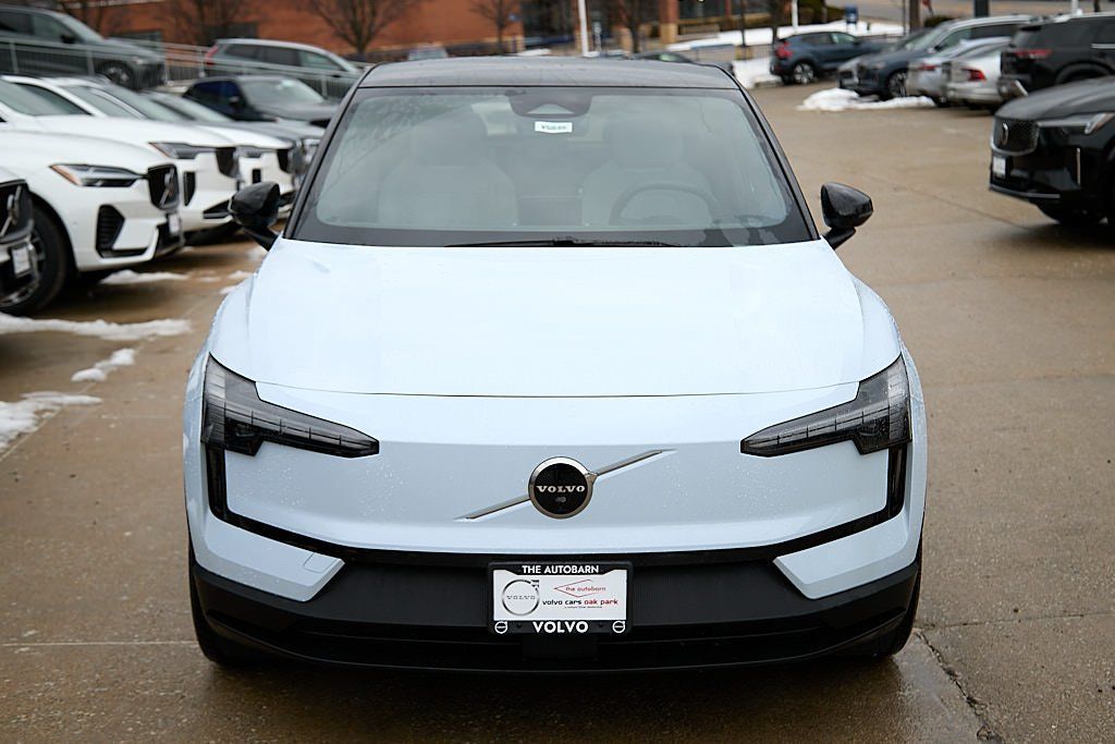 2026 VOLVO EX30 - Image 4