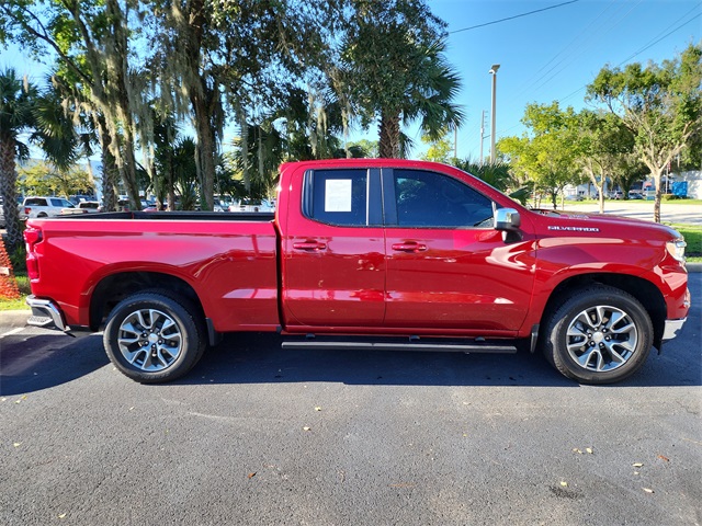 2024 Chevrolet Silverado 1500 LT photo 2