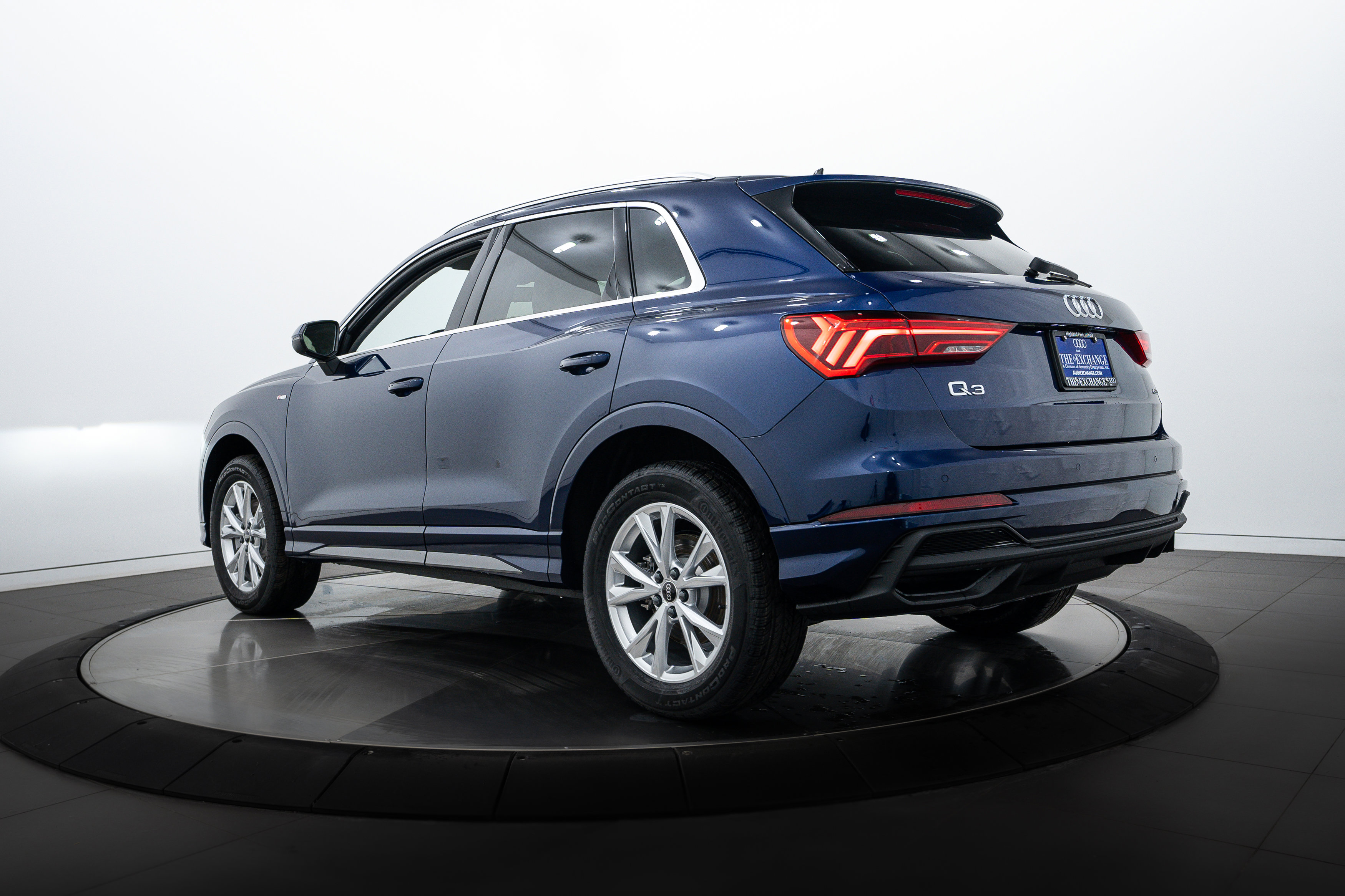 2025 Audi Q3 S line Premium Plus photo 5