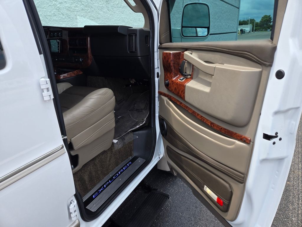 2022 Chevrolet Express Cargo photo 19
